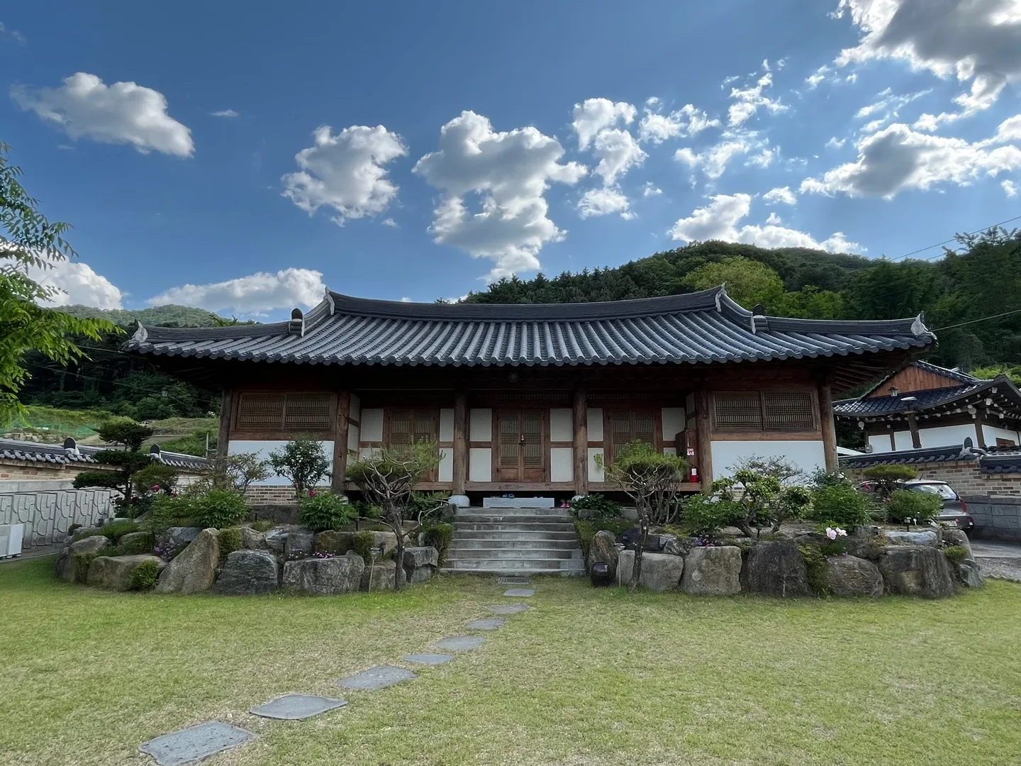 사랑한옥집 전경